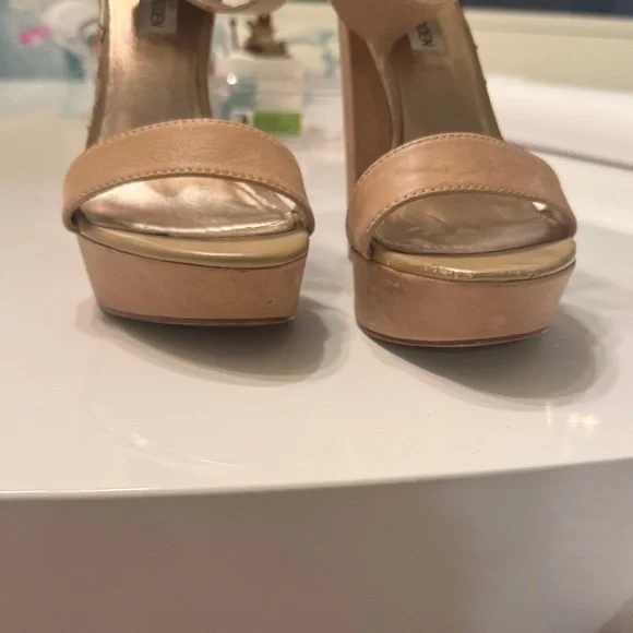 Steve Madden Tan Platform Heels Sandals - Picture 6 of 7